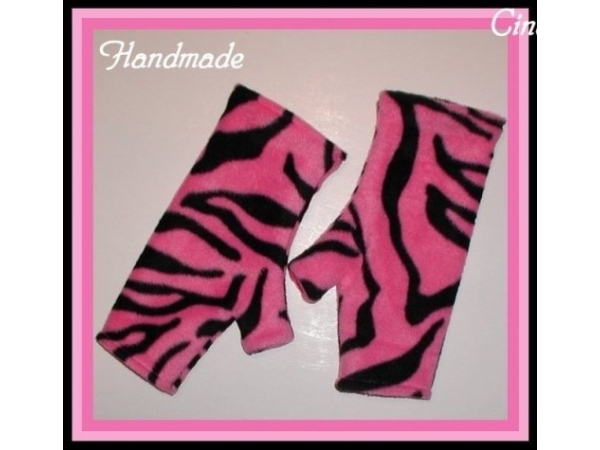 Hot Pink And Black Zebra Fleece Winter Gloves