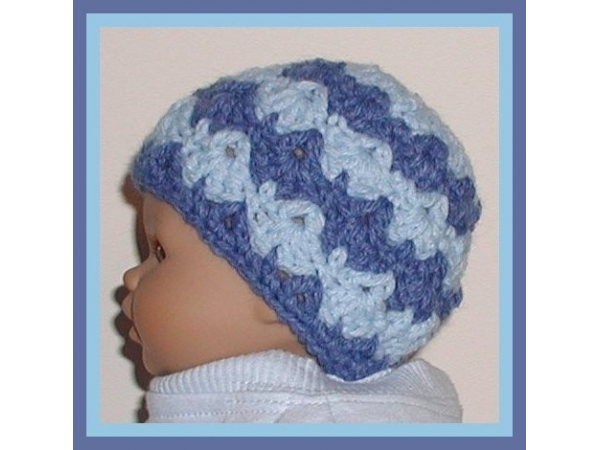preemie boys hat in shades of blue